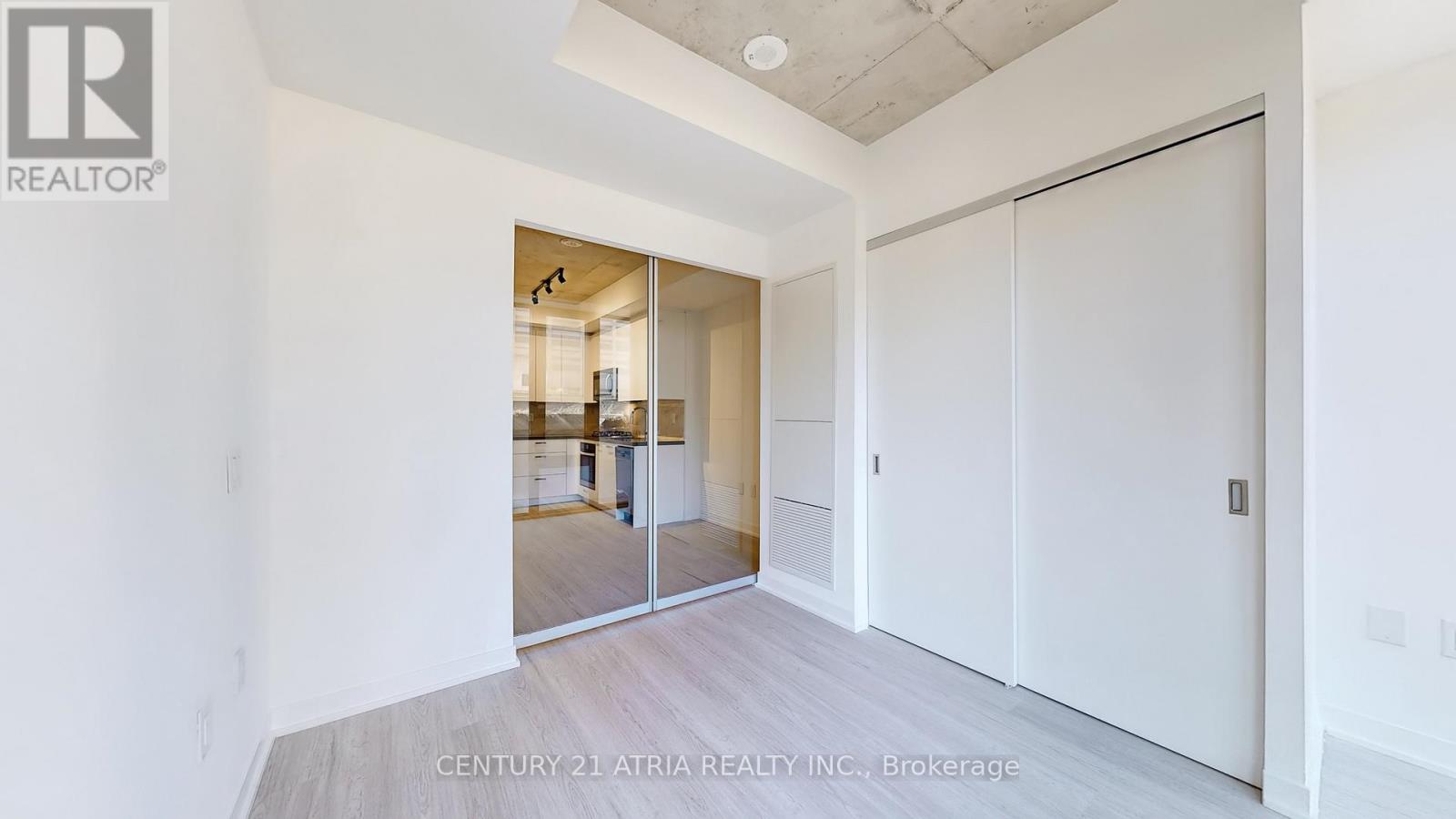 513 - 195 Mccaul Street, Toronto, Ontario  M5T 1W6 - Photo 15 - C12923558