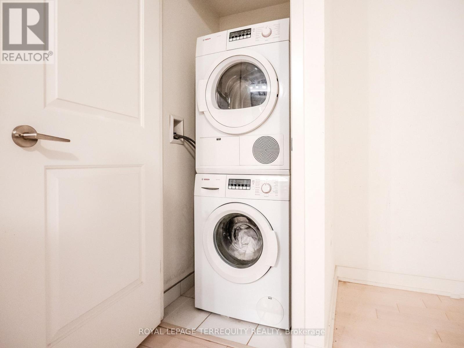 1009 - 1 The Esplanade, Toronto, Ontario  M5E 0A8 - Photo 29 - C12923586