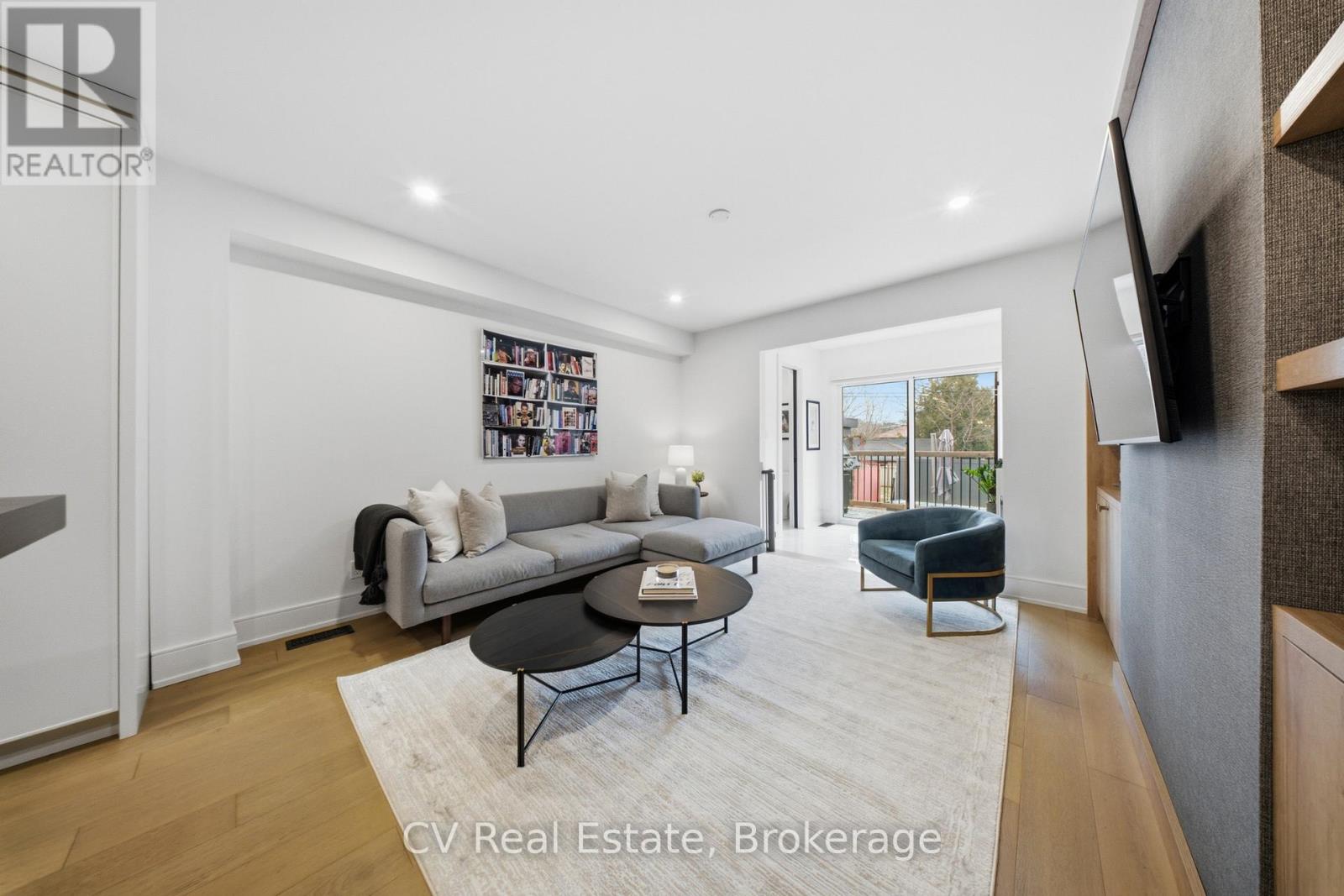 324 Winona Drive, Toronto, Ontario  M6C 3T1 - Photo 11 - C12923724