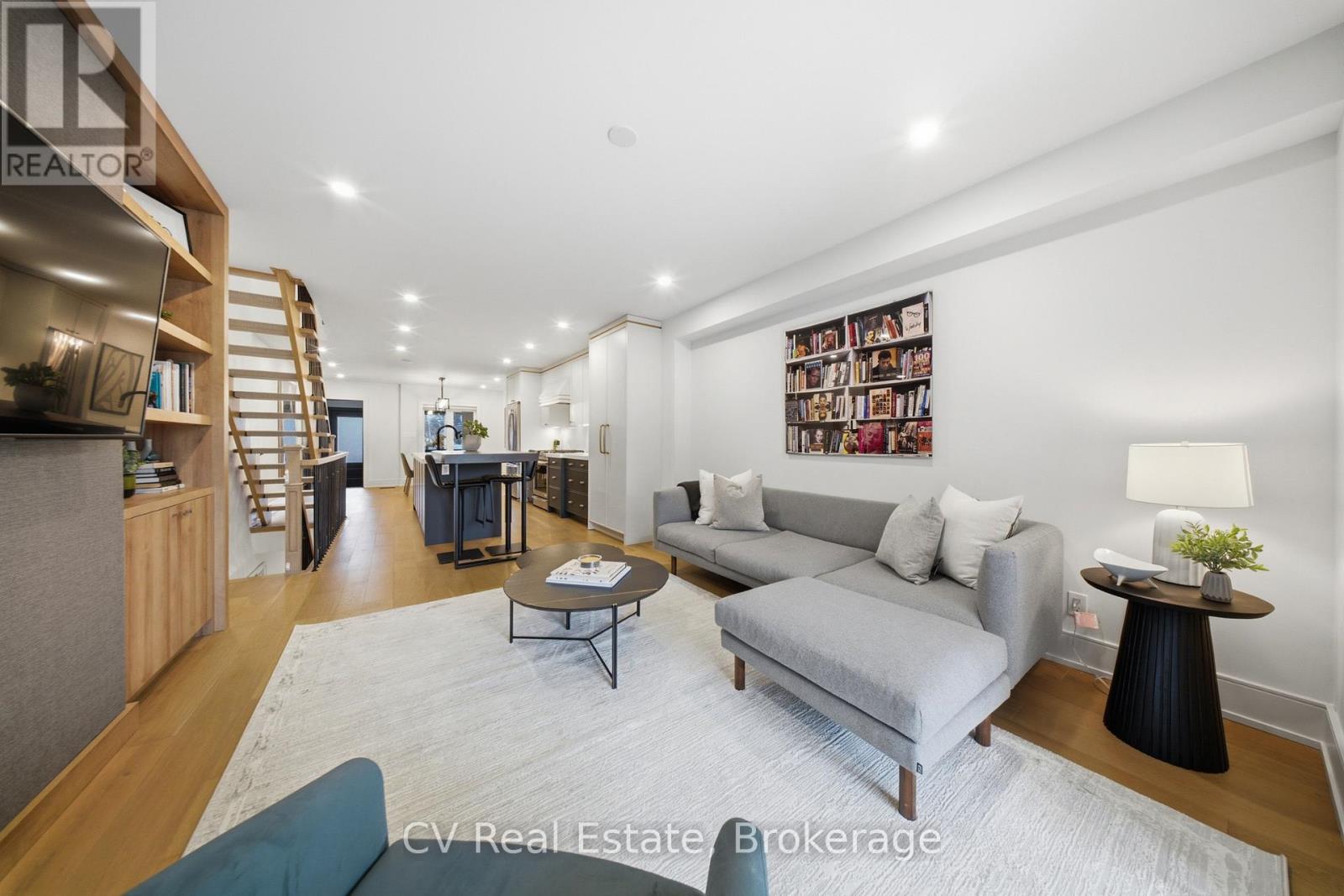 324 Winona Drive, Toronto, Ontario  M6C 3T1 - Photo 12 - C12923724