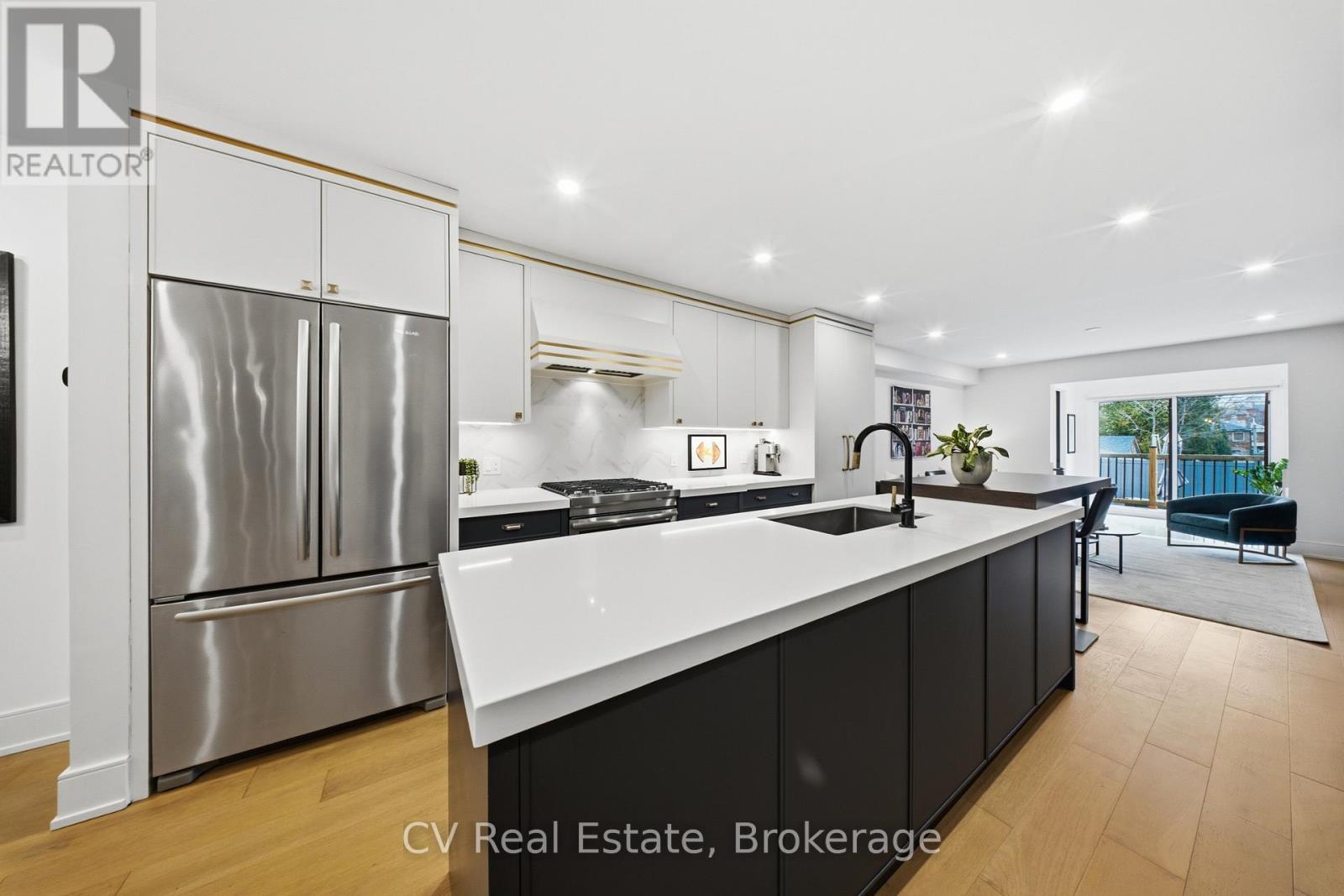 324 Winona Drive, Toronto, Ontario  M6C 3T1 - Photo 7 - C12923724