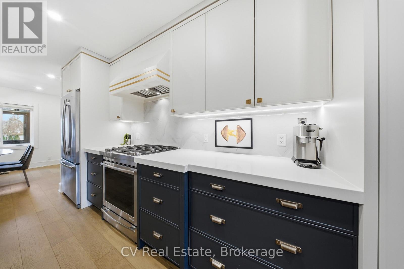 324 Winona Drive, Toronto, Ontario  M6C 3T1 - Photo 9 - C12923724