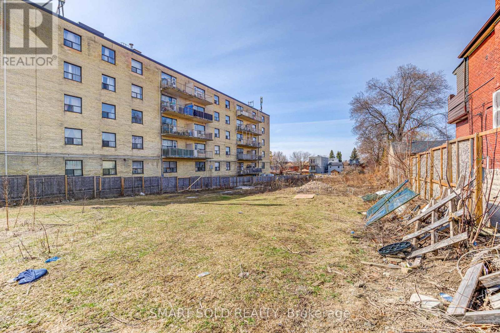 464-468 Winona Drive, Toronto (Oakwood Village), Ontario  M6C 3T7 - Photo 6 - C12923744