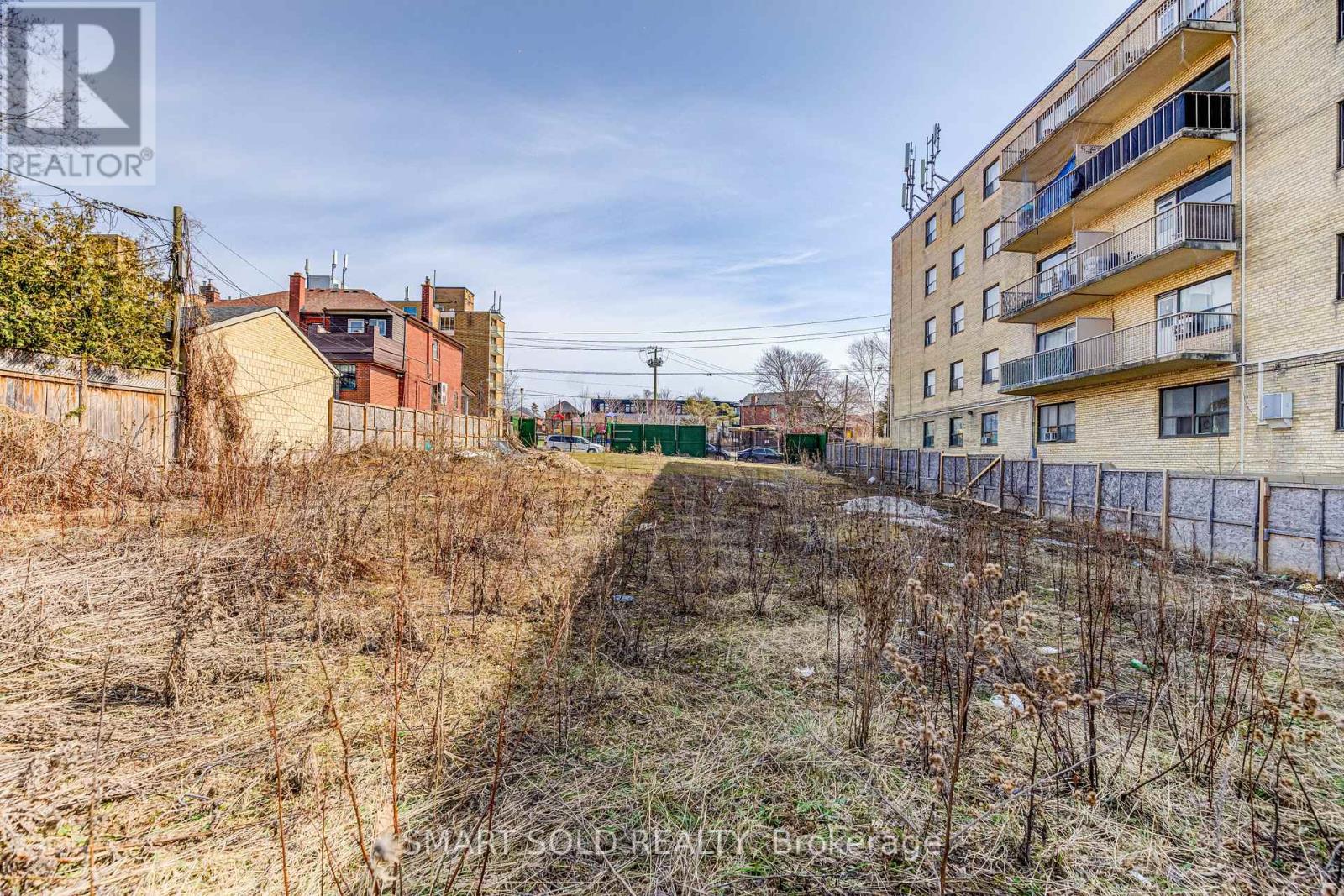 464-468 Winona Drive, Toronto (Oakwood Village), Ontario  M6C 3T7 - Photo 8 - C12923744