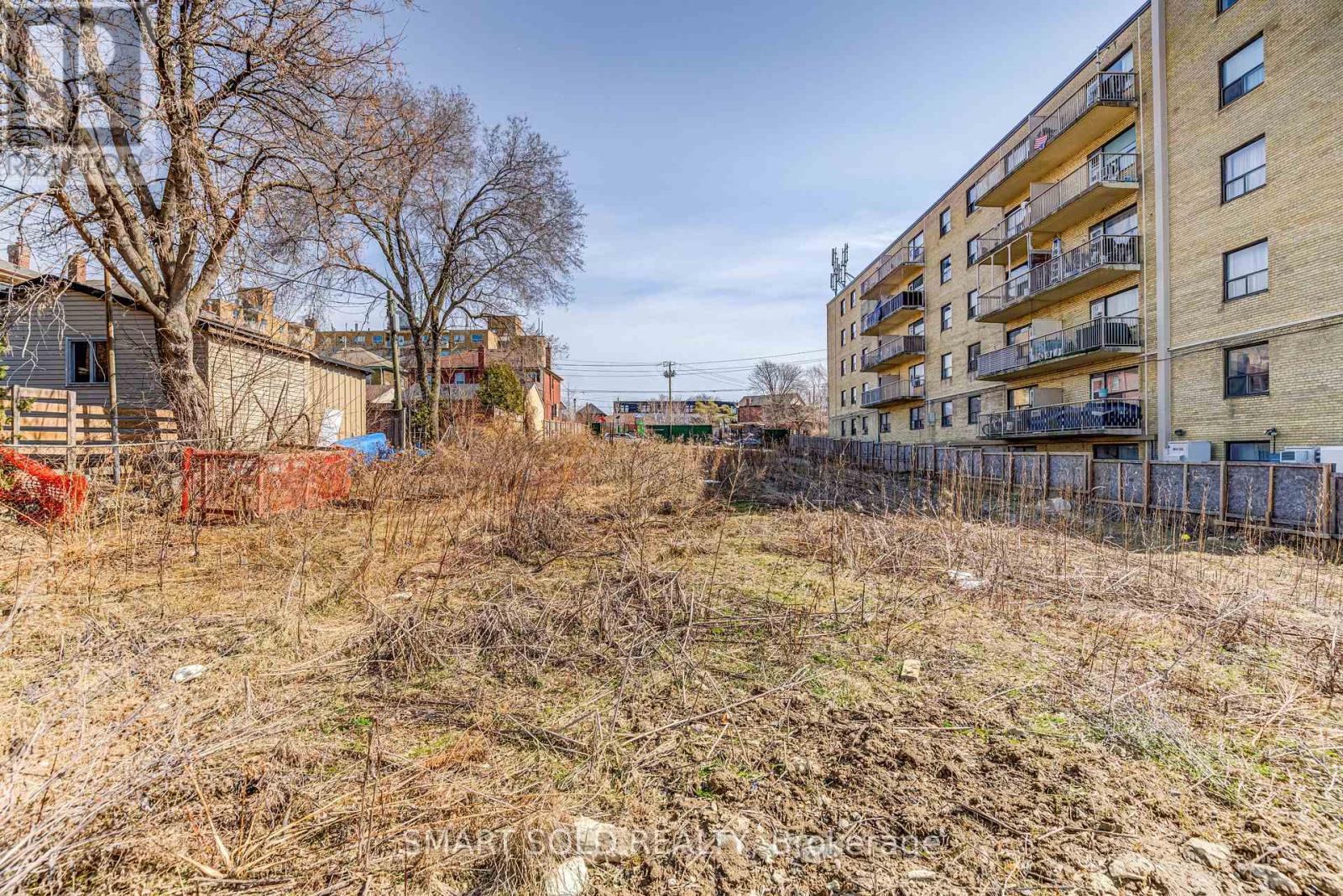 464-468 Winona Drive, Toronto (Oakwood Village), Ontario  M6C 3T7 - Photo 9 - C12923744