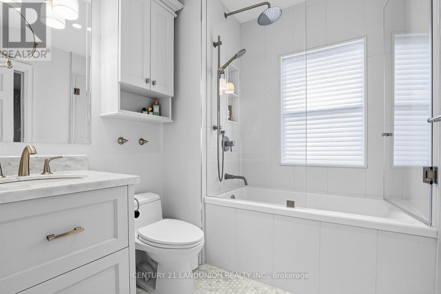 17 Otter Crescent, Toronto, Ontario  M5N 2W3 - Photo 13 - C12923800