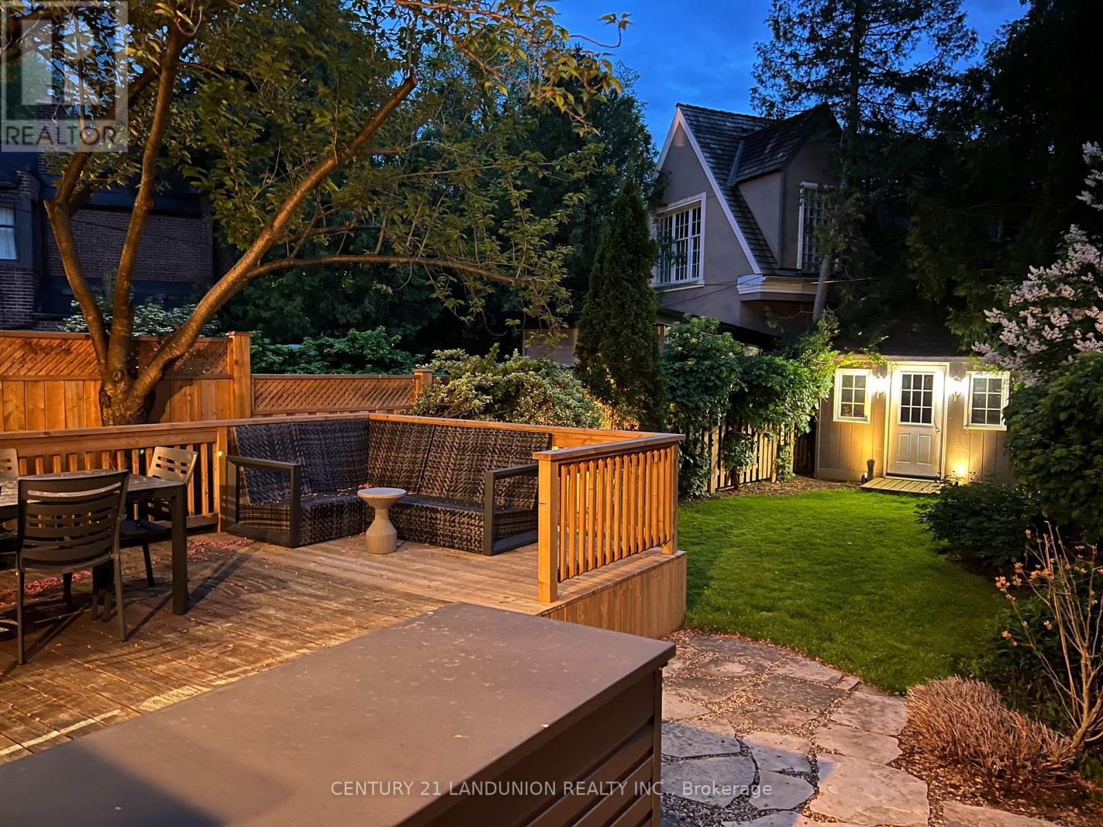 17 Otter Crescent, Toronto, Ontario  M5N 2W3 - Photo 25 - C12923800