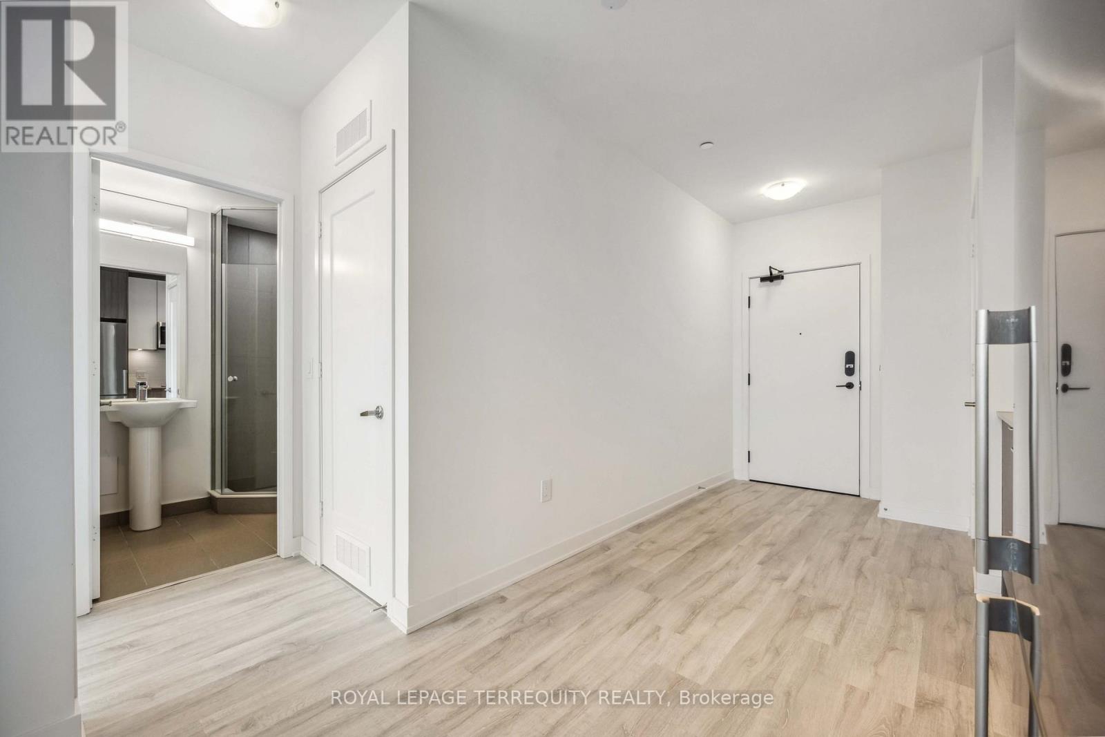 1004 - 70 Princess Street, Toronto, Ontario  M5A 0X6 - Photo 10 - C12923834