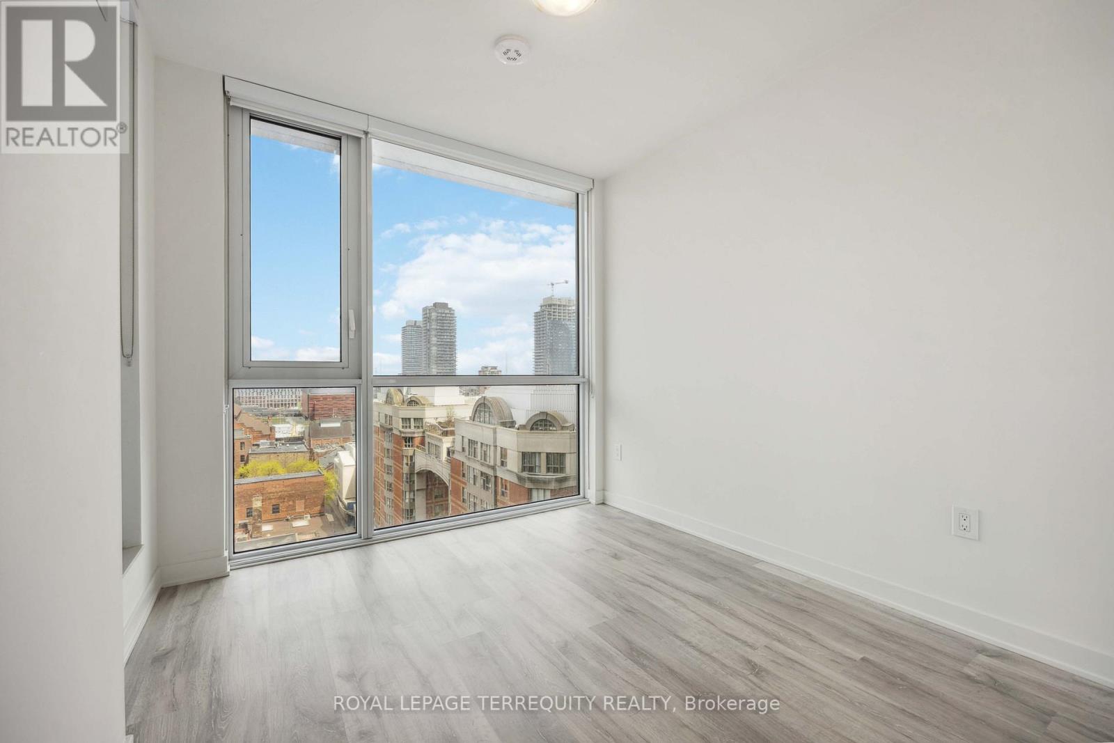 1004 - 70 Princess Street, Toronto, Ontario  M5A 0X6 - Photo 15 - C12923834