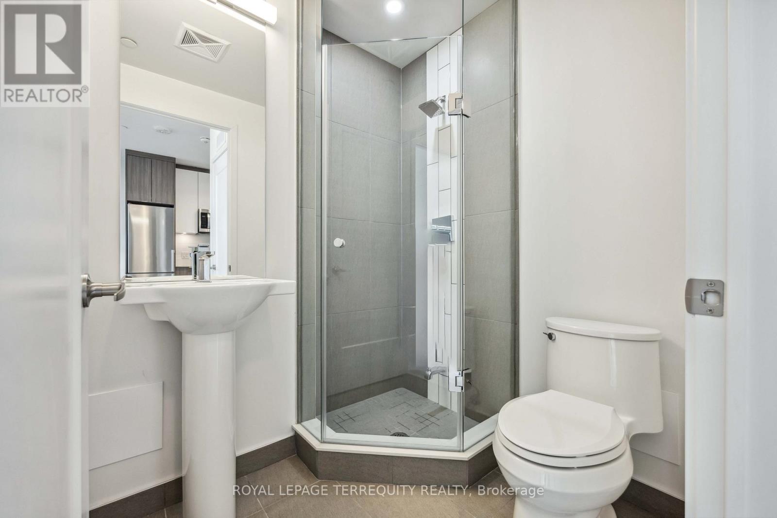 1004 - 70 Princess Street, Toronto, Ontario  M5A 0X6 - Photo 17 - C12923834