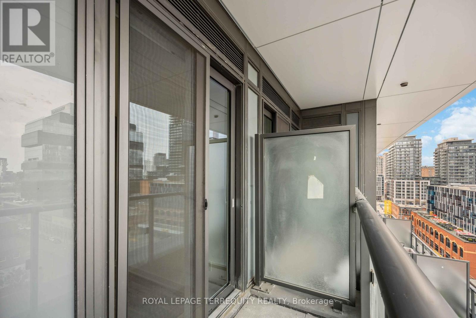 1004 - 70 Princess Street, Toronto, Ontario  M5A 0X6 - Photo 19 - C12923834