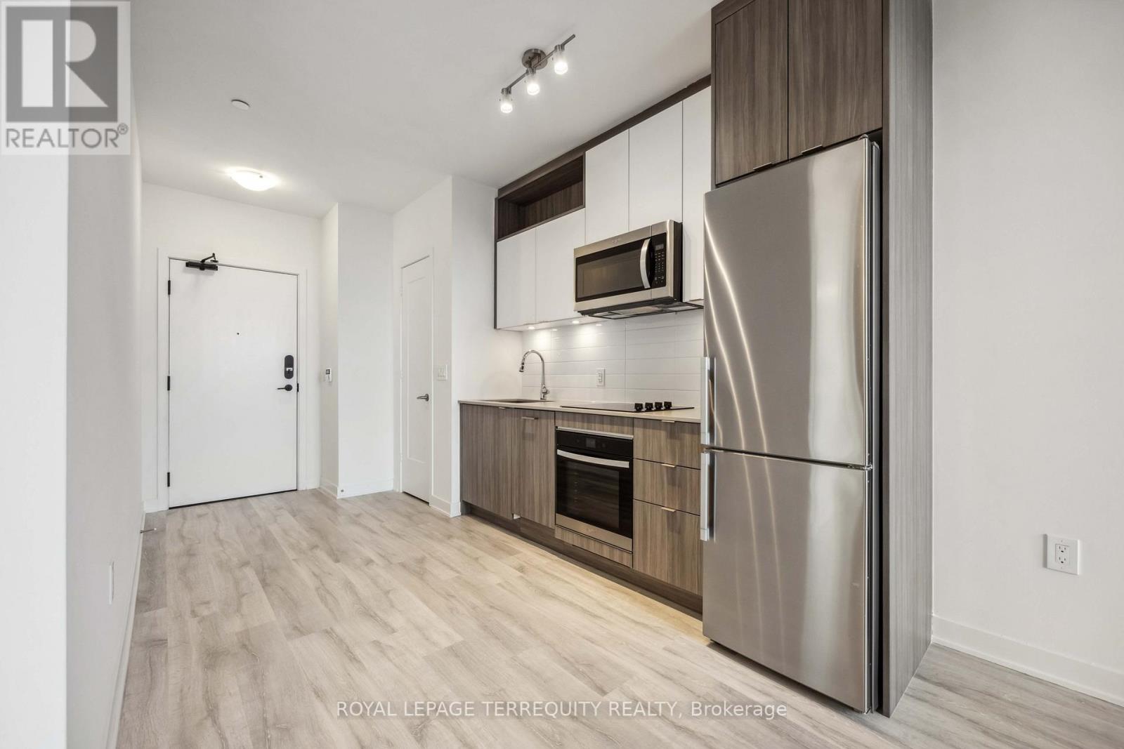 1004 - 70 Princess Street, Toronto, Ontario  M5A 0X6 - Photo 4 - C12923834