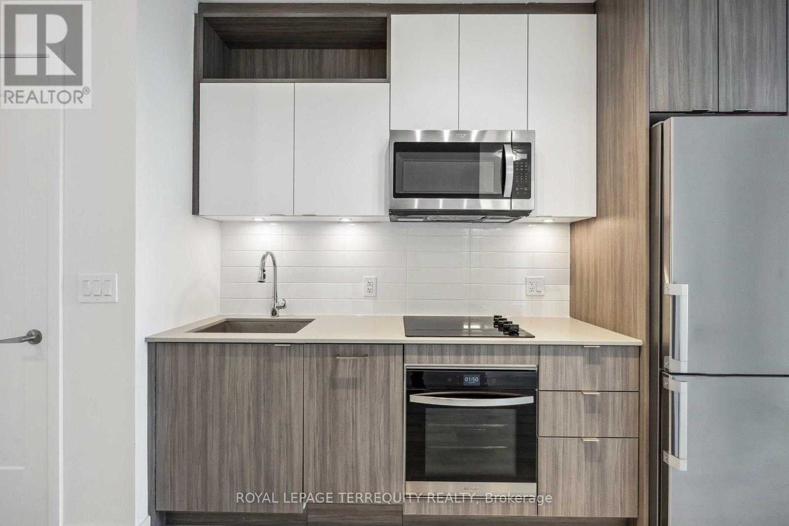 1004 - 70 Princess Street, Toronto, Ontario  M5A 0X6 - Photo 8 - C12923834