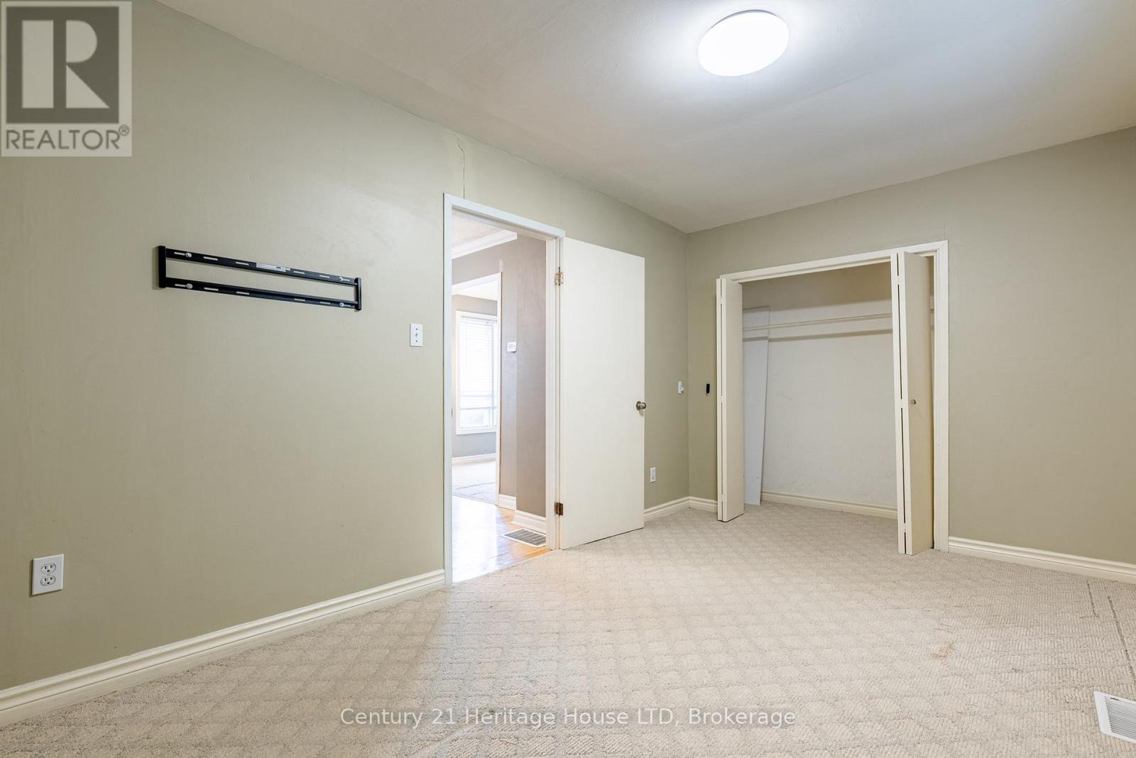 57 Leeper Street, St. Catharines, Ontario  L2S 2N1 - Photo 12 - X12923594