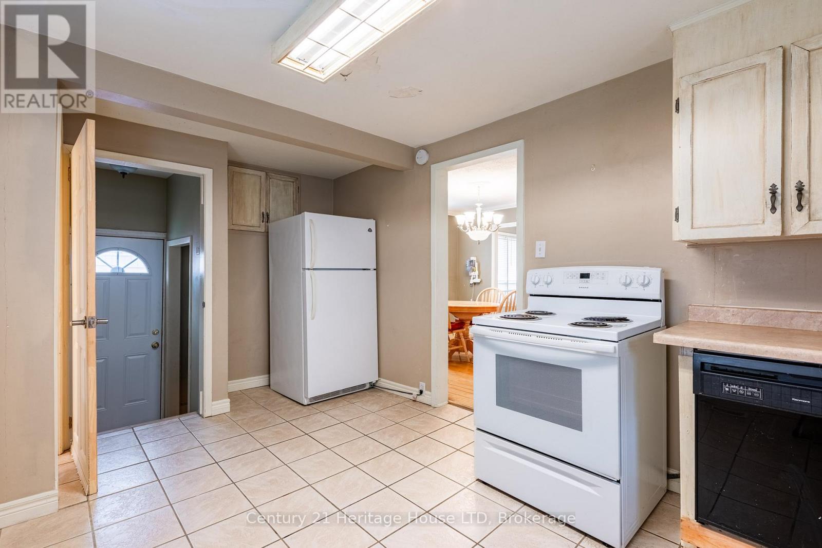 57 Leeper Street, St. Catharines, Ontario  L2S 2N1 - Photo 15 - X12923594