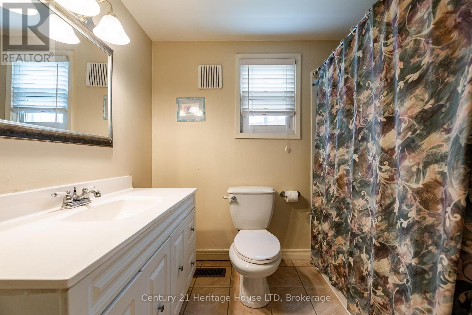 57 Leeper Street, St. Catharines, Ontario  L2S 2N1 - Photo 17 - X12923594