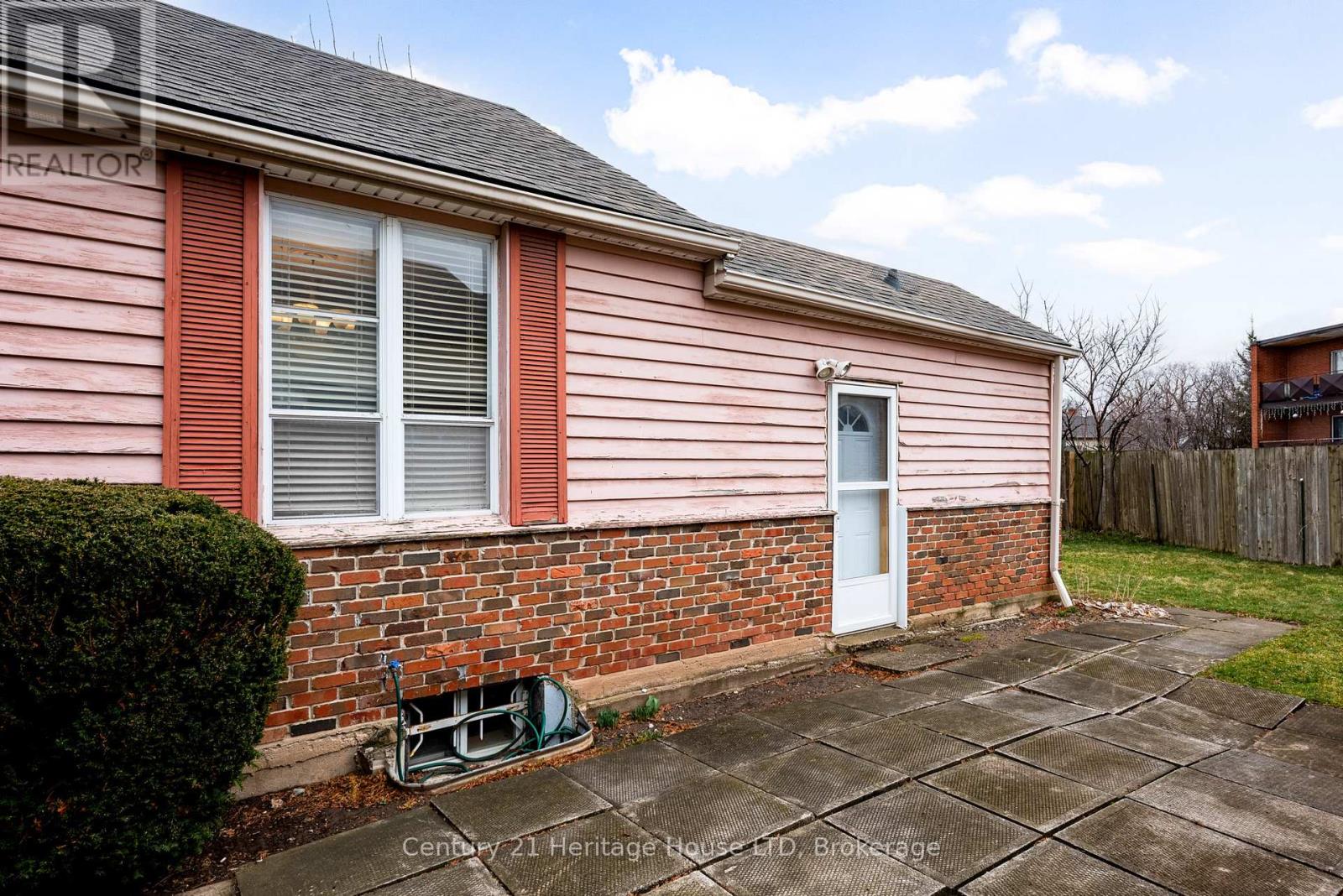 57 Leeper Street, St. Catharines, Ontario  L2S 2N1 - Photo 21 - X12923594