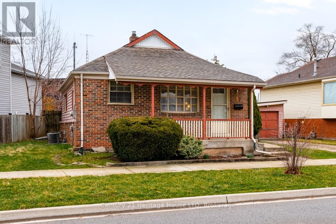 57 Leeper Street, St. Catharines, Ontario  L2S 2N1 - Photo 3 - X12923594