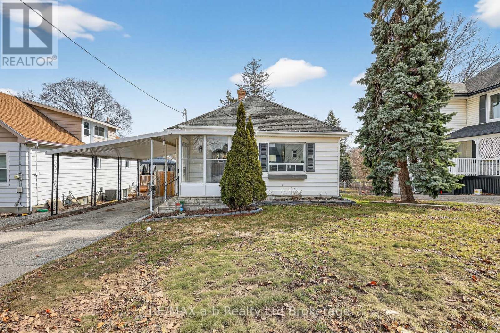 27 Fyfe Avenue, Woodstock, Ontario  N4S 3S5 - Photo 1 - X12923762