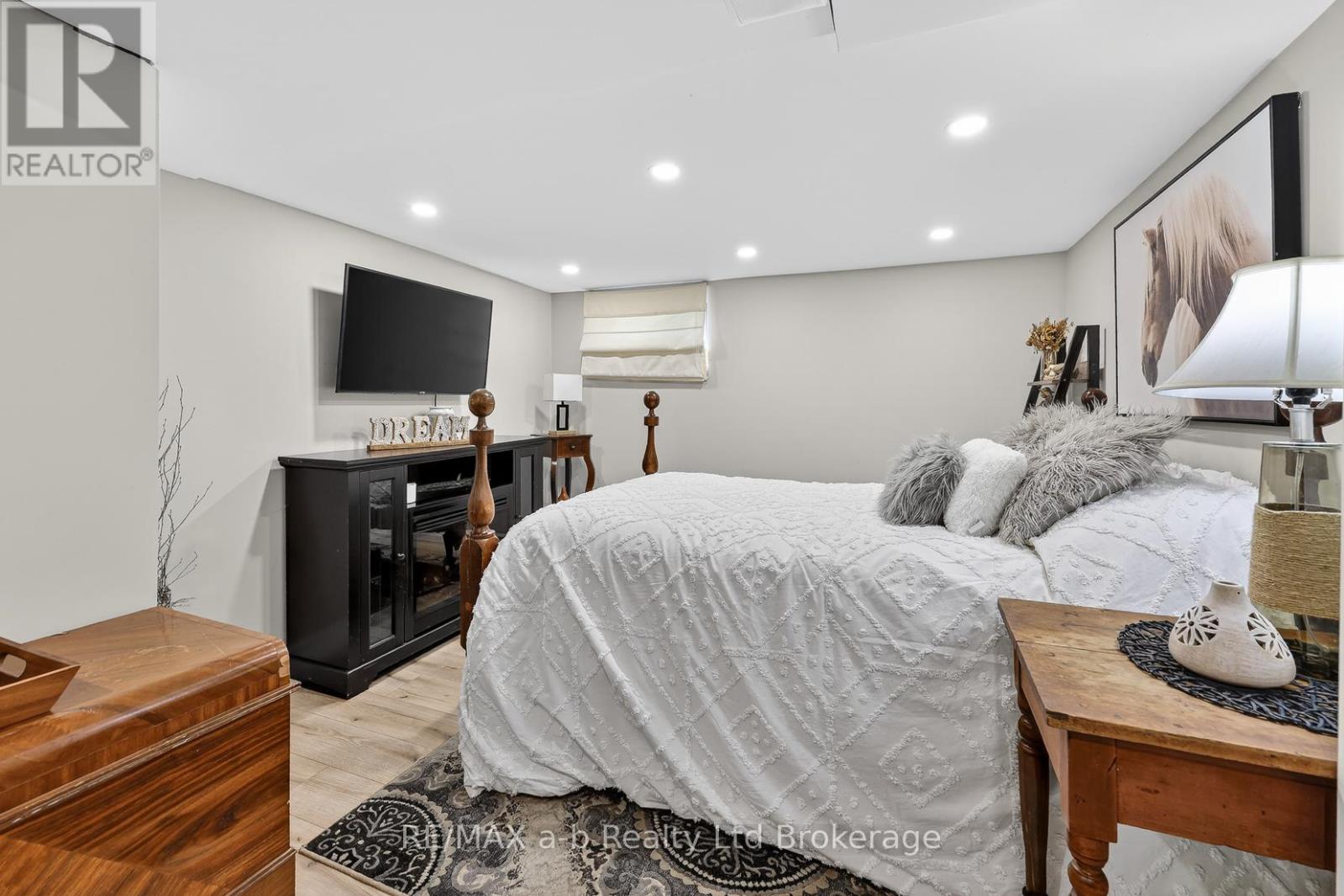 27 Fyfe Avenue, Woodstock, Ontario  N4S 3S5 - Photo 20 - X12923762