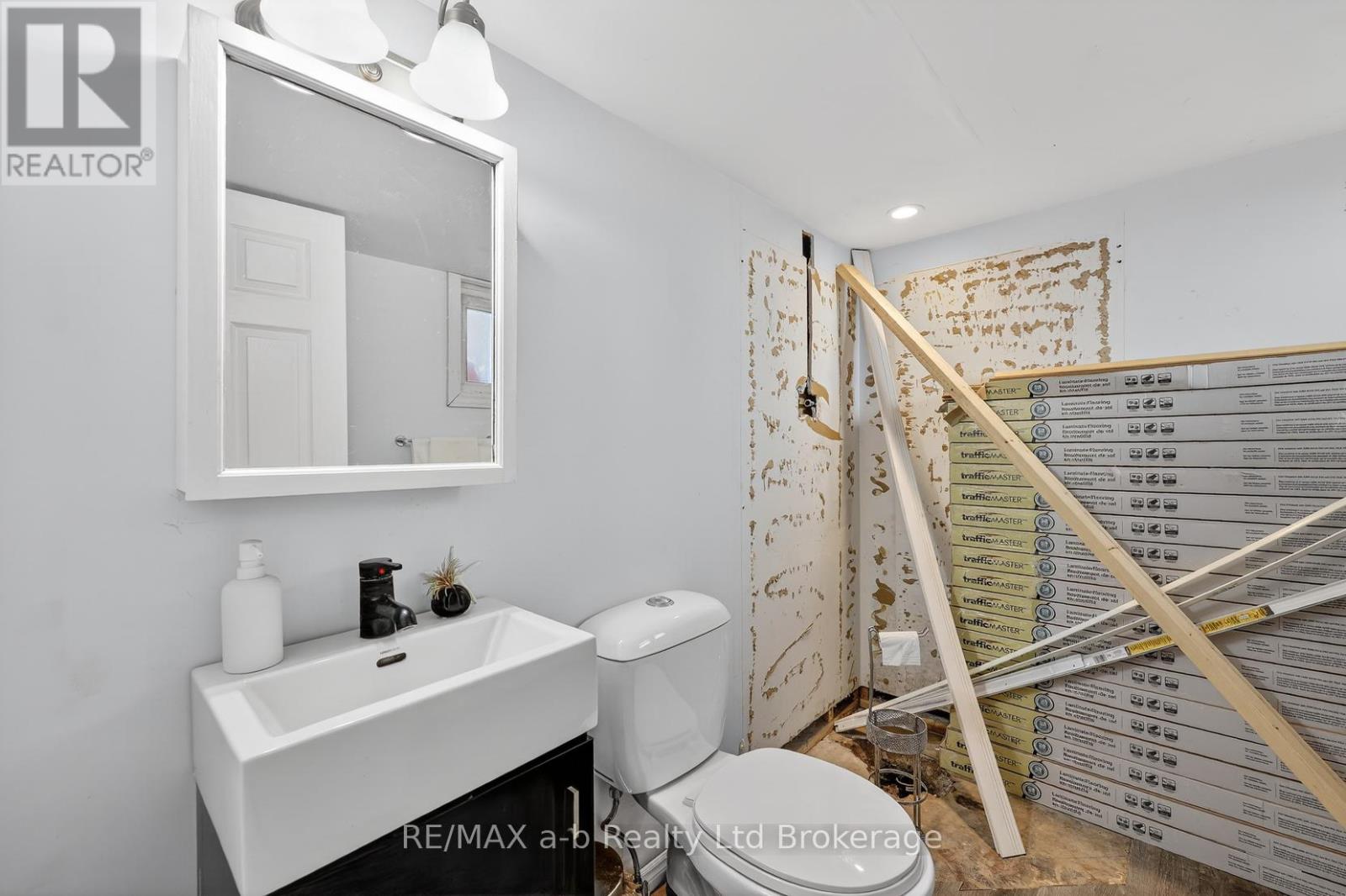 27 Fyfe Avenue, Woodstock, Ontario  N4S 3S5 - Photo 22 - X12923762