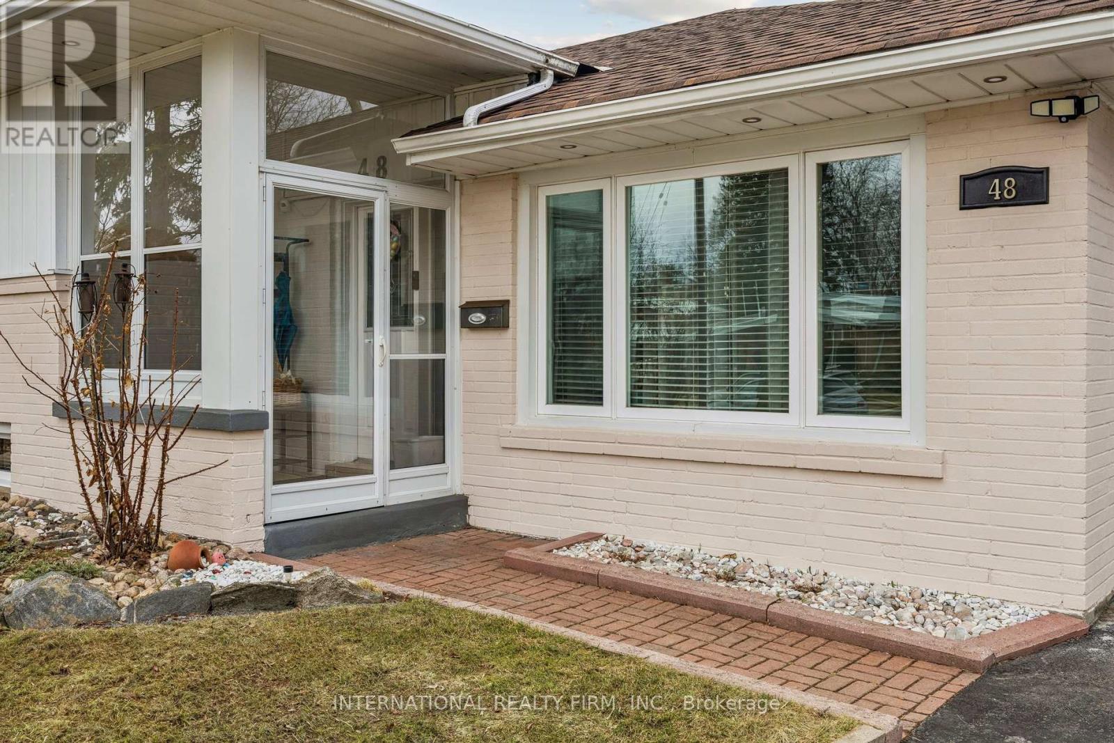 48 Holford Crescent, Toronto, Ontario  M1T 1M2 - Photo 4 - E12923584