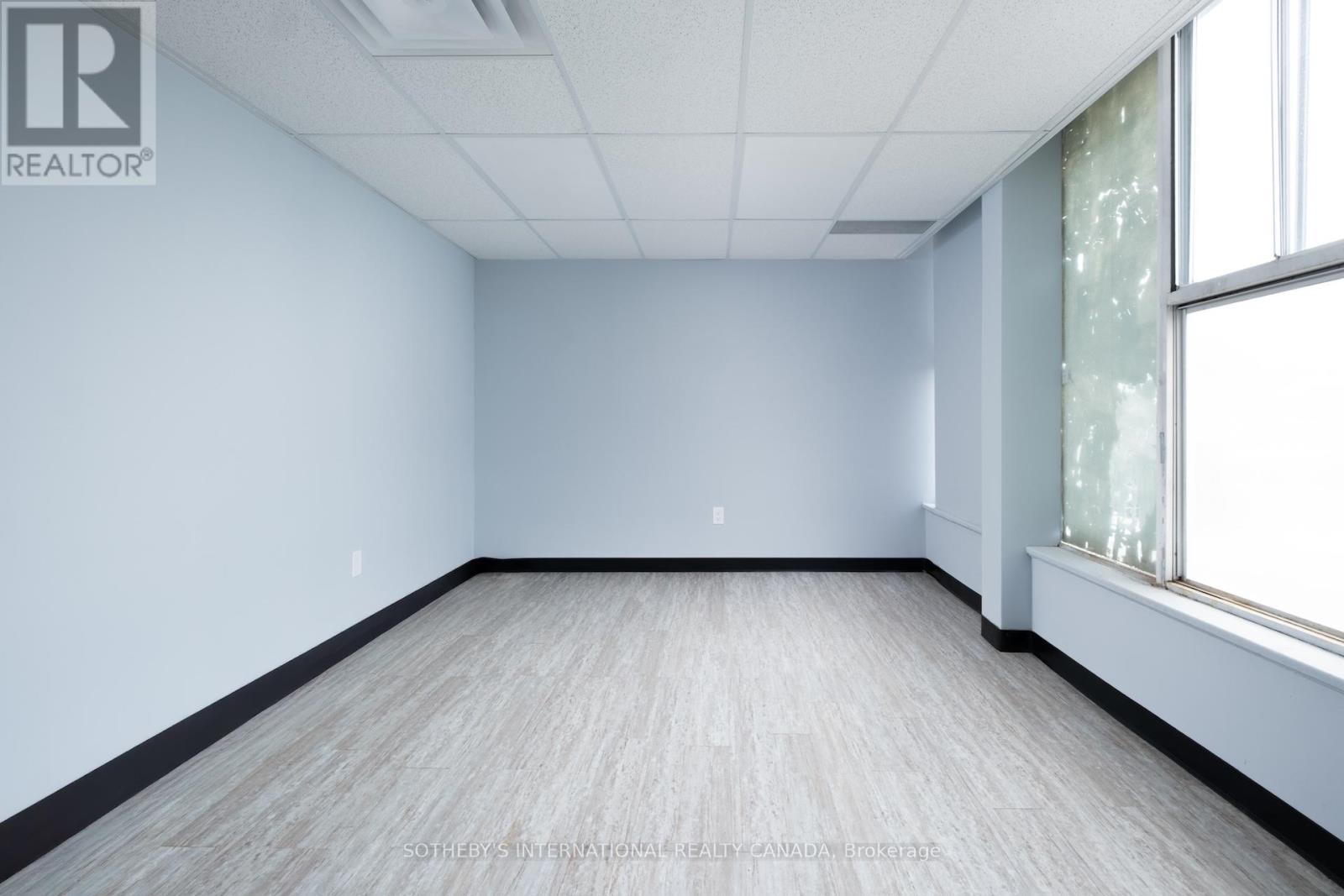 Second Floor - 2927 Danforth Avenue, Toronto, Ontario  M4C 1M4 - Photo 8 - E12923610