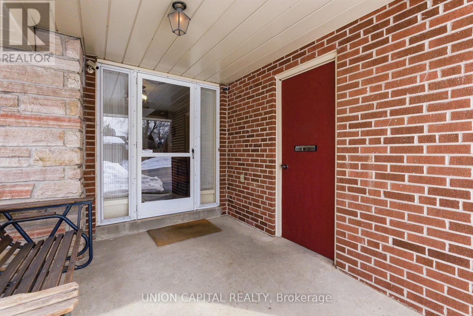 60 Groomsport Crescent, Toronto, Ontario  M1T 2K9 - Photo 2 - E12923836