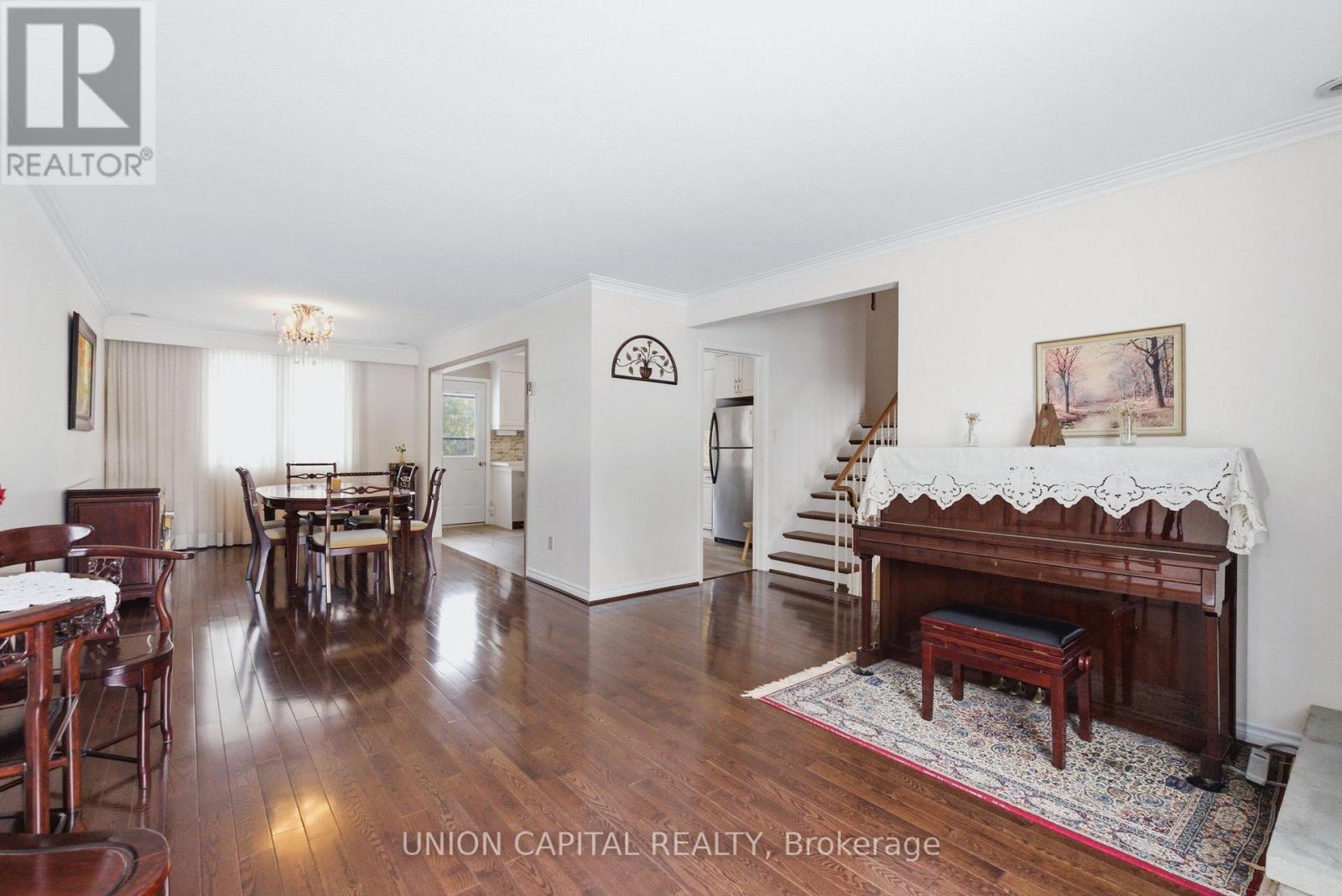 60 Groomsport Crescent, Toronto, Ontario  M1T 2K9 - Photo 4 - E12923836