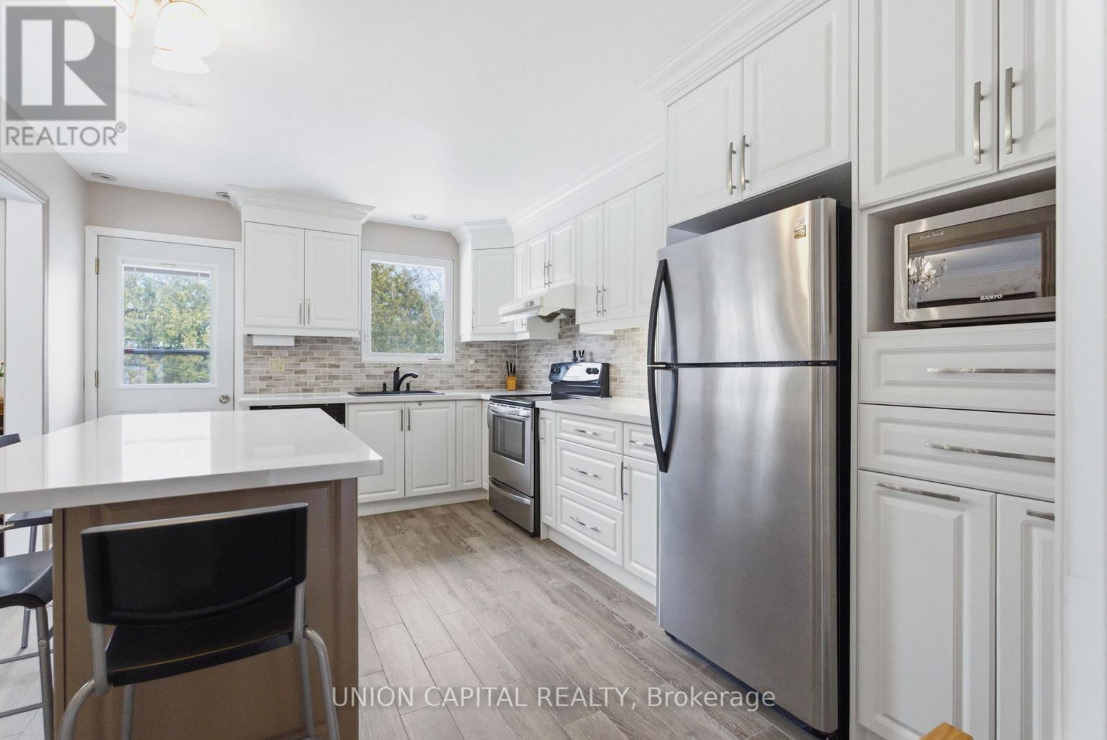 60 Groomsport Crescent, Toronto, Ontario  M1T 2K9 - Photo 9 - E12923836