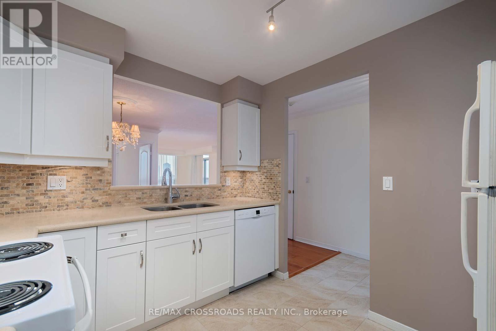 1007 - 1000 The Esplanade N, Pickering, Ontario  L1V 6V4 - Photo 21 - E12913802