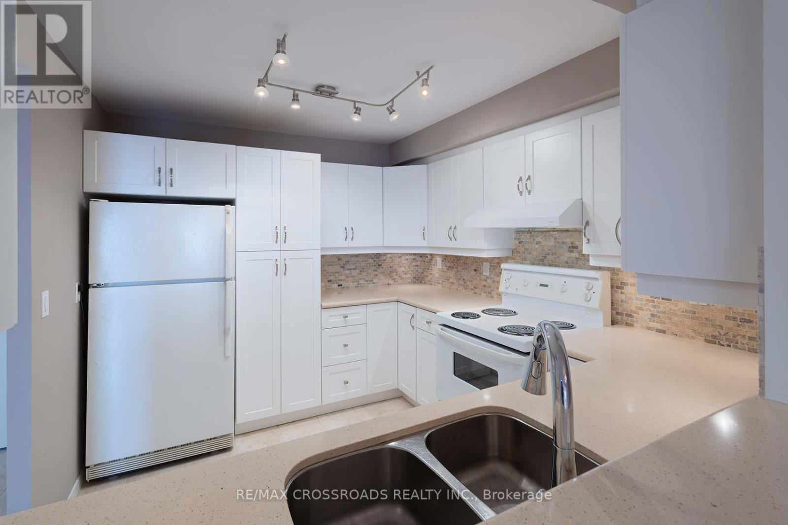 1007 - 1000 The Esplanade N, Pickering, Ontario  L1V 6V4 - Photo 20 - E12913802