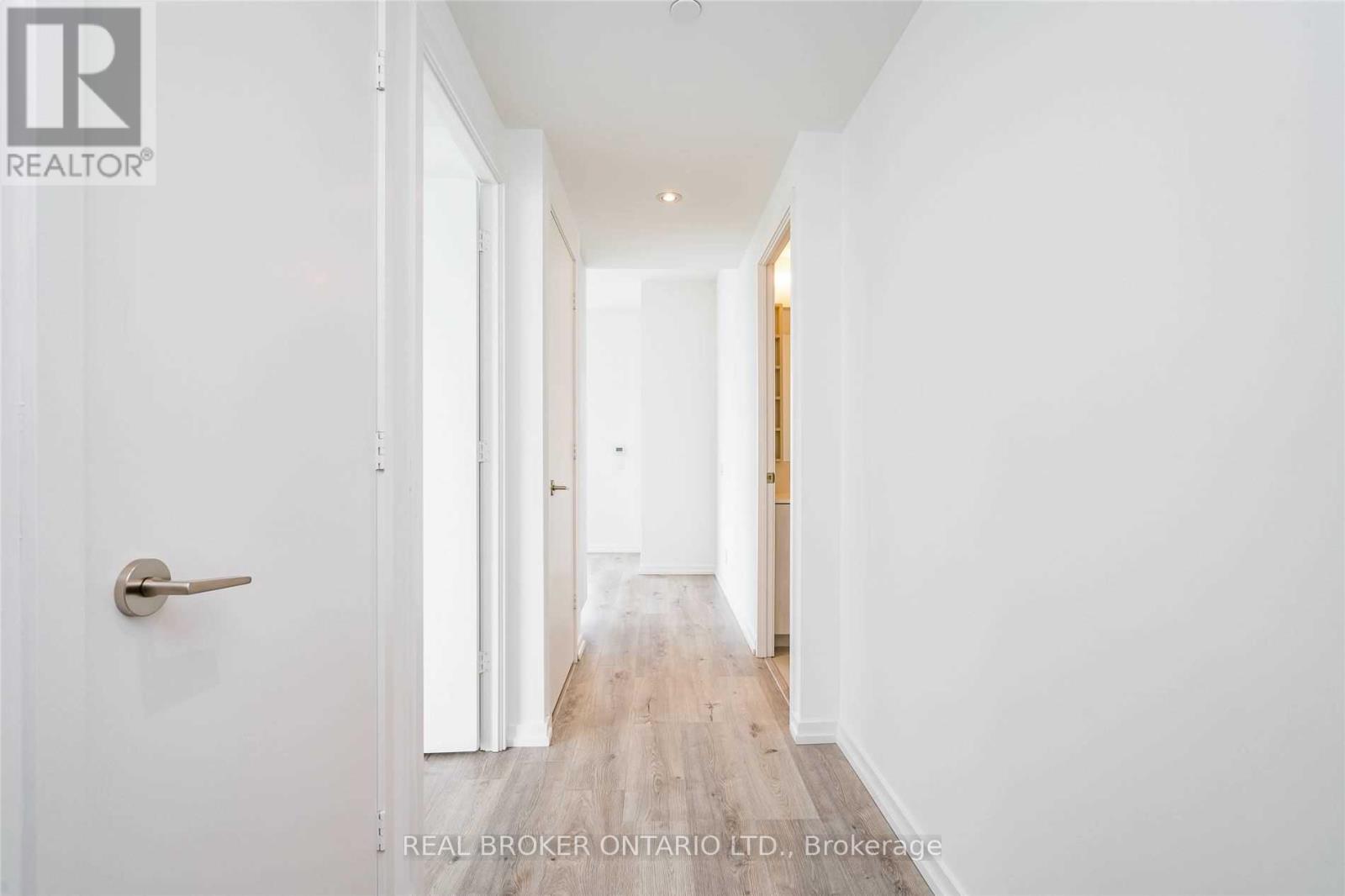 1211 - 1000 Portage Parkway, Vaughan, Ontario  L4K 0L1 - Photo 3 - N12913746