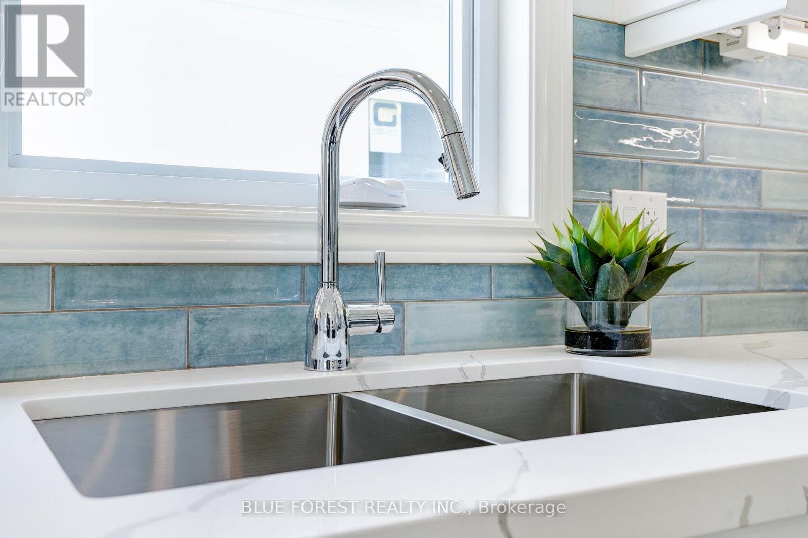 25 Harbour Way, Central Elgin, Ontario  N5L 1C5 - Photo 7 - X12677456