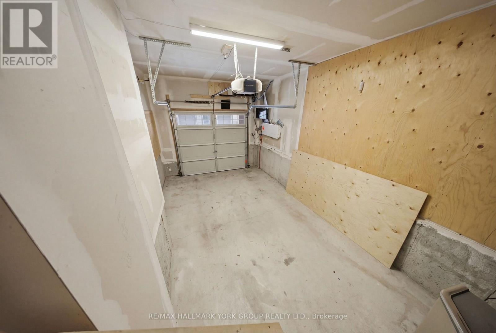 104 Gordon Circle, Newmarket, Ontario  L3Y 0C9 - Photo 39 - N12923564