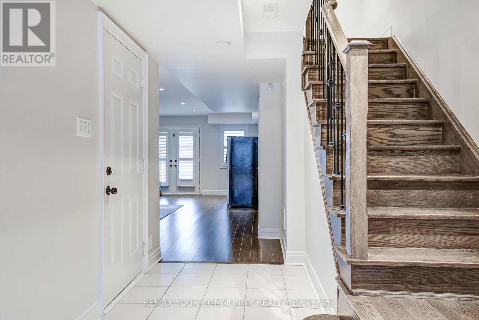 22 Lowther Avenue, Richmond Hill, Ontario  L4E 2Z7 - Photo 2 - N12923570