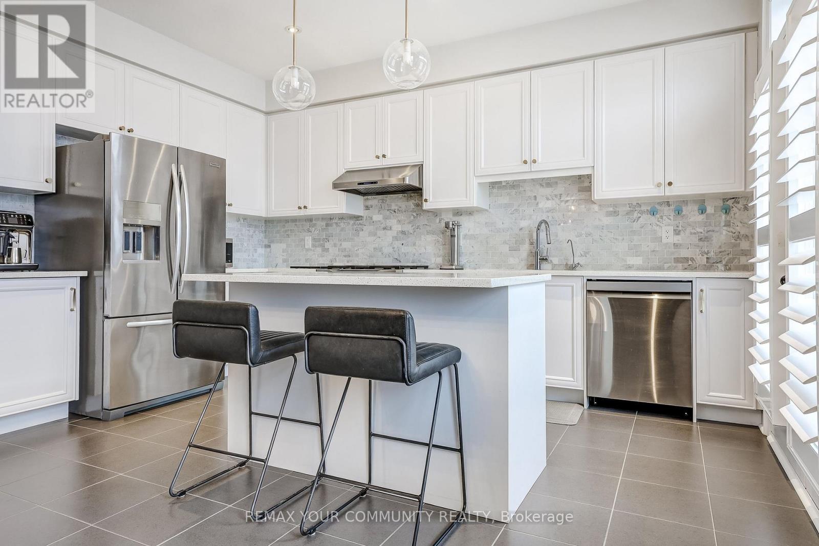 22 Lowther Avenue, Richmond Hill, Ontario  L4E 2Z7 - Photo 8 - N12923570