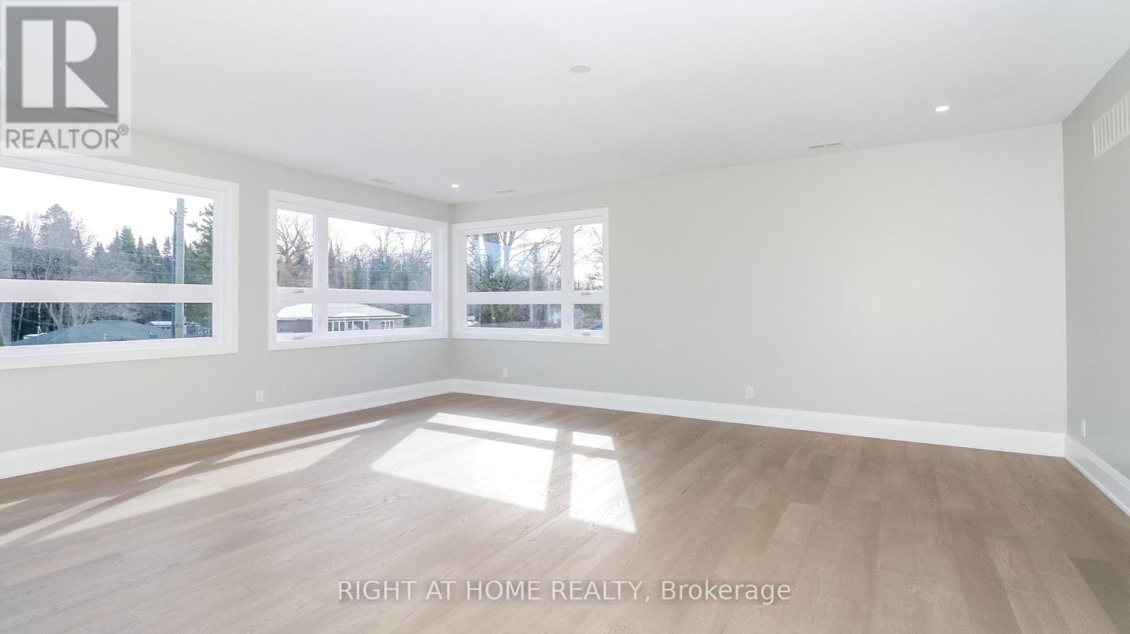 1012 Ferrier Avenue, Innisfil (Lefroy), Ontario  L0L 1C0 - Photo 10 - N12923644