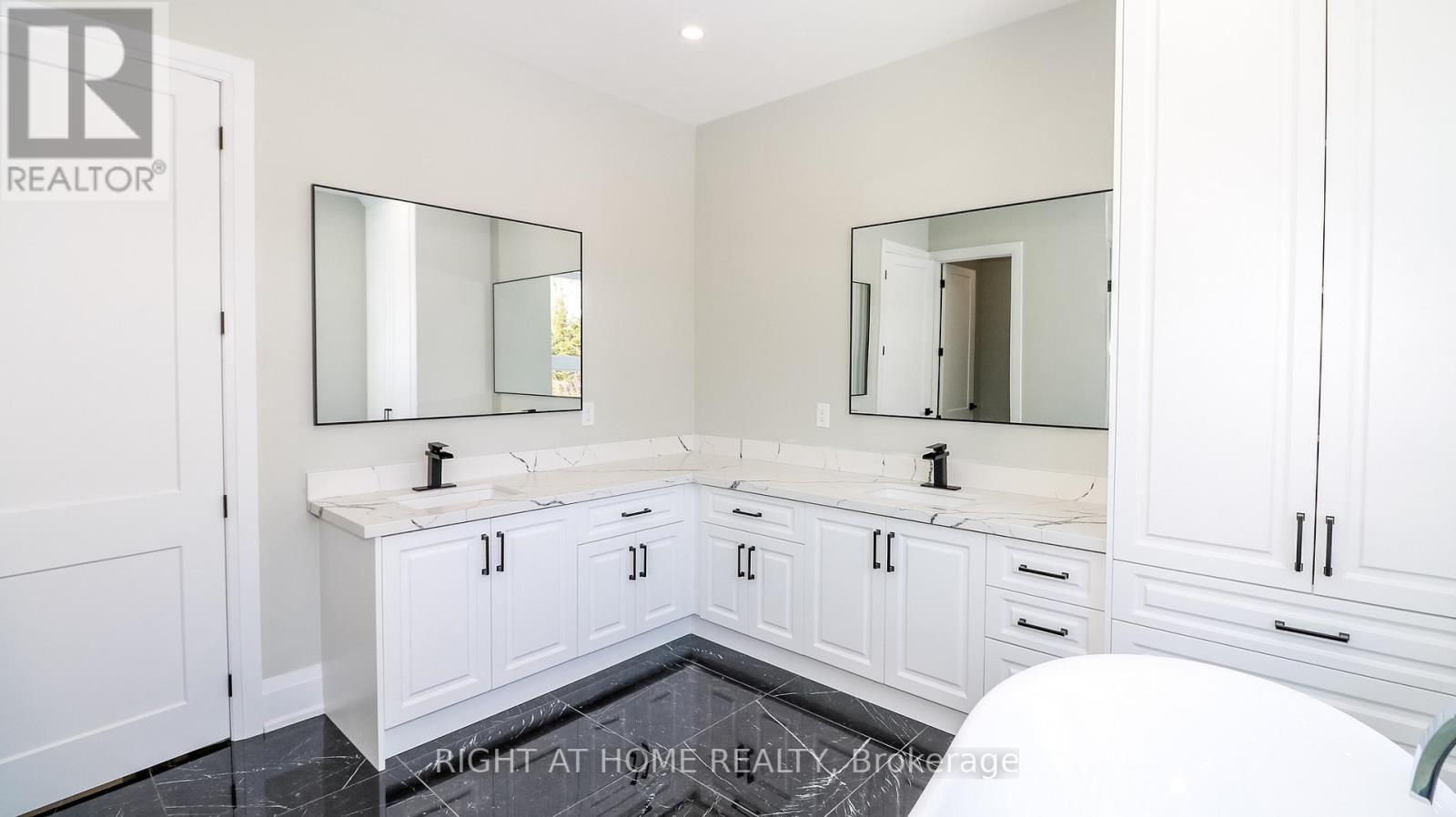 1012 Ferrier Avenue, Innisfil (Lefroy), Ontario  L0L 1C0 - Photo 13 - N12923644