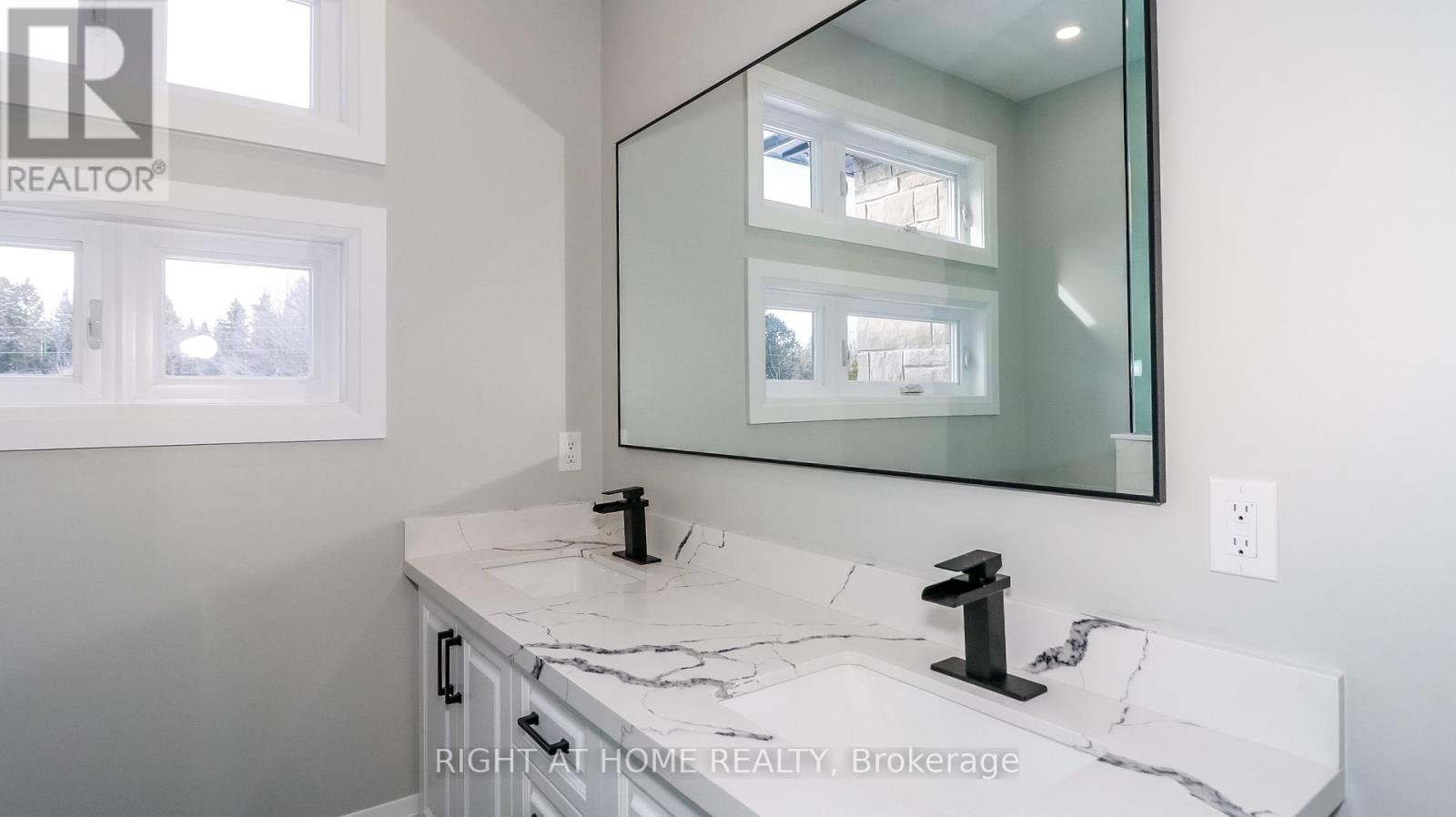 1012 Ferrier Avenue, Innisfil (Lefroy), Ontario  L0L 1C0 - Photo 16 - N12923644