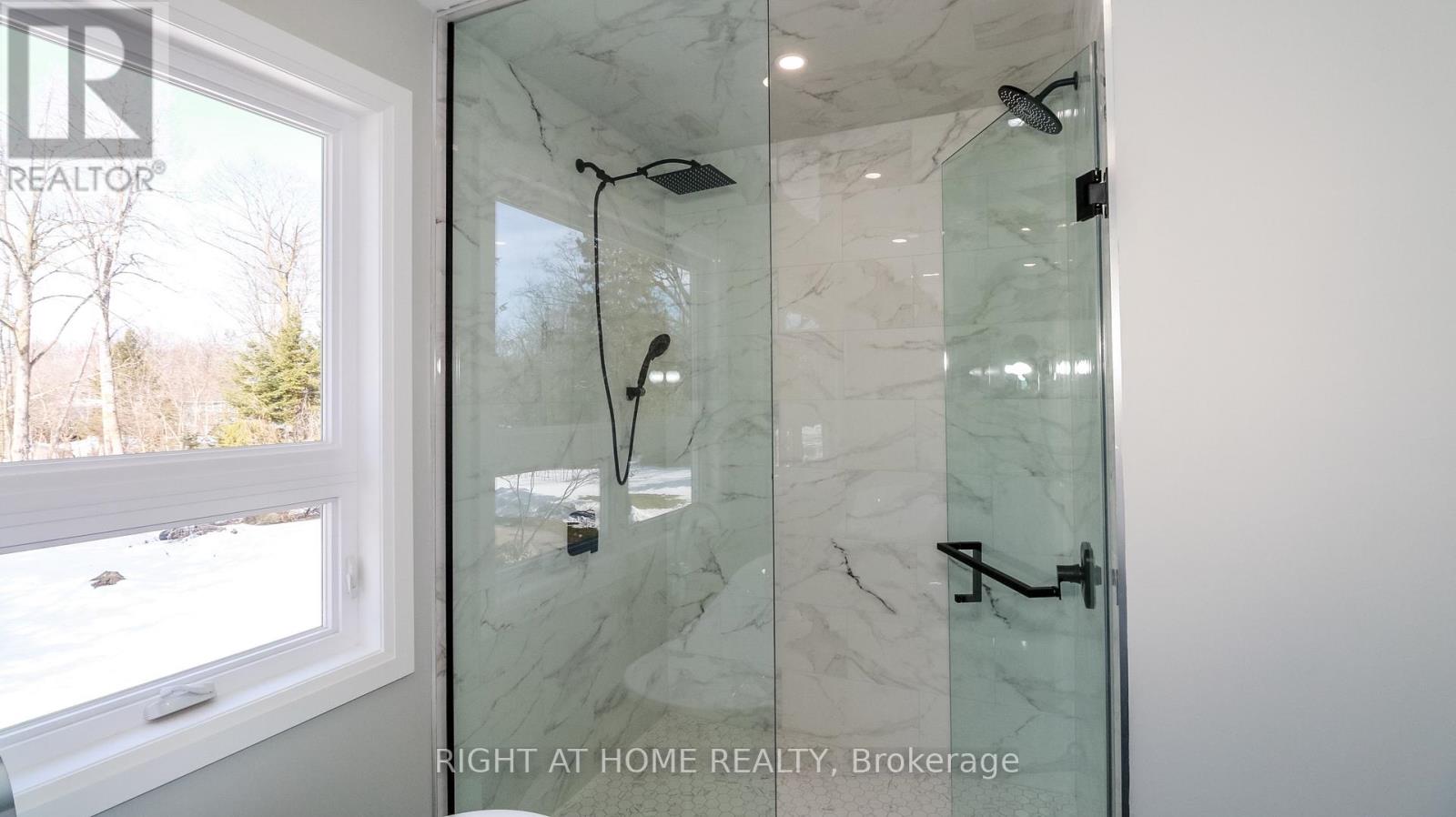 1012 Ferrier Avenue, Innisfil (Lefroy), Ontario  L0L 1C0 - Photo 28 - N12923644