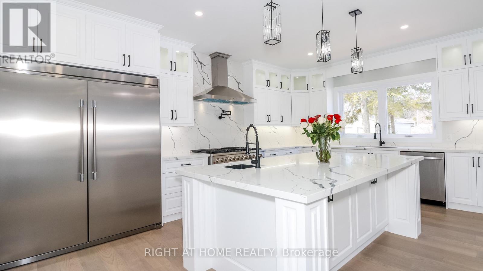 1012 Ferrier Avenue, Innisfil (Lefroy), Ontario  L0L 1C0 - Photo 3 - N12923644