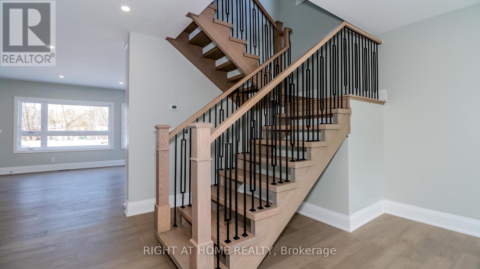 1012 Ferrier Avenue, Innisfil (Lefroy), Ontario  L0L 1C0 - Photo 8 - N12923644