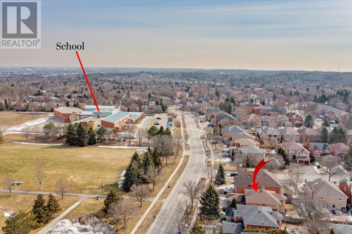 263 Mcclellan Way, Aurora, Ontario  L4G 6N9 - Photo 43 - N12923658