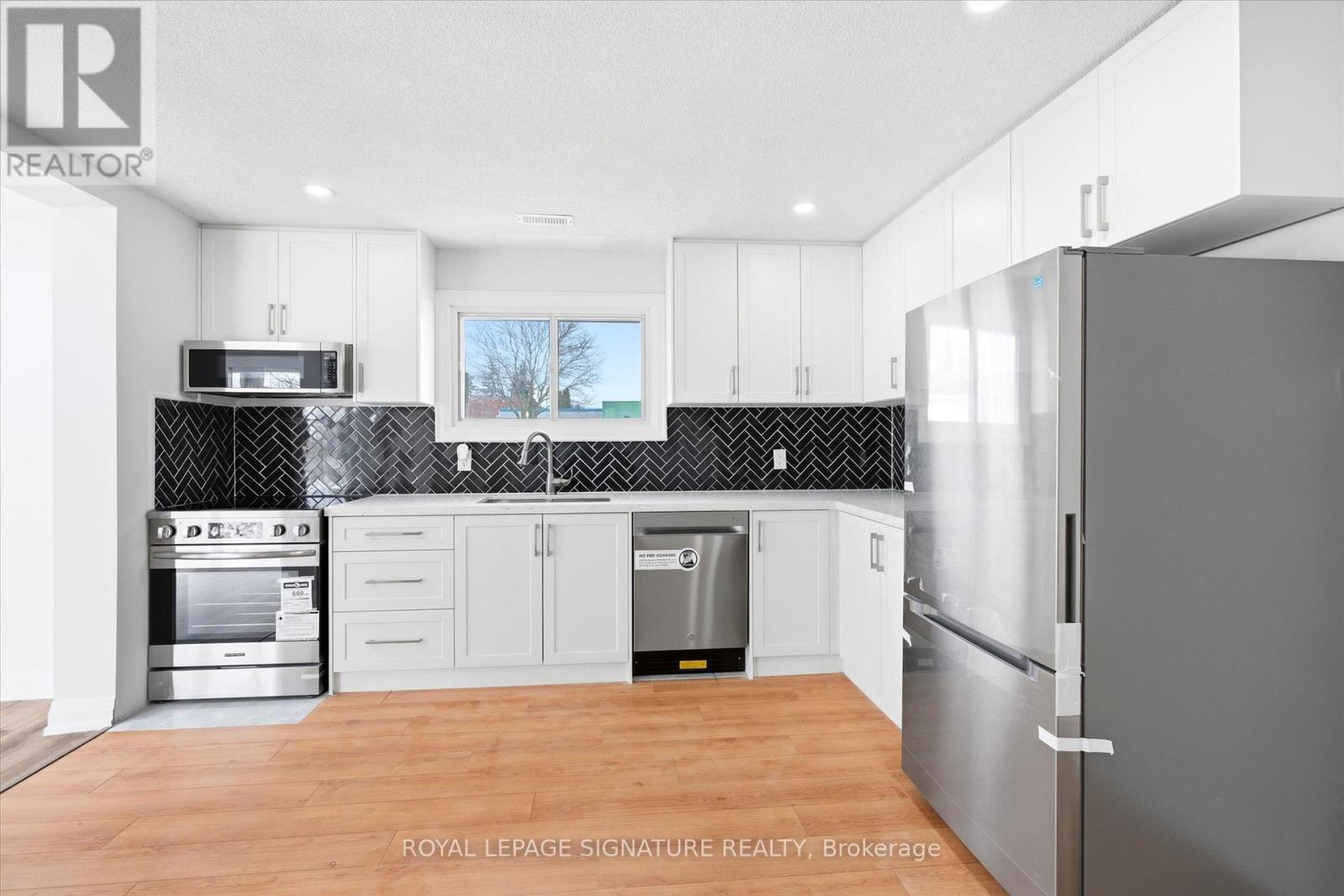 7866 Yonge Street N, Innisfil (Stroud), Ontario  L9S 1L4 - Photo 8 - N12923662