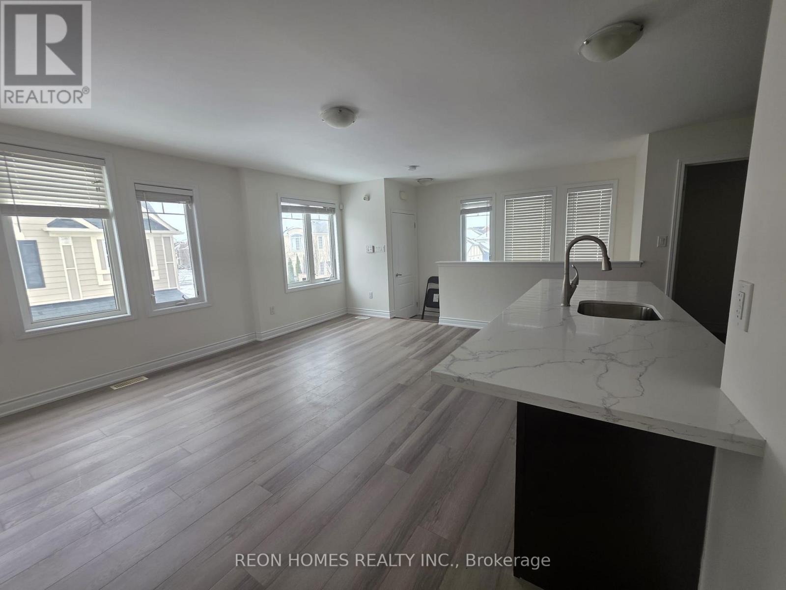 (Coach) - 237 B Cornell Park Avenue, Markham (Cornell), Ontario  L6B 0W8 - Photo 2 - N12923742