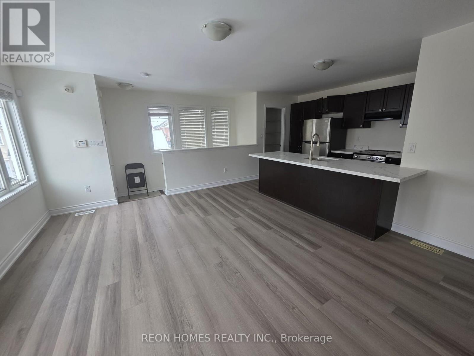 (Coach) - 237 B Cornell Park Avenue, Markham (Cornell), Ontario  L6B 0W8 - Photo 3 - N12923742