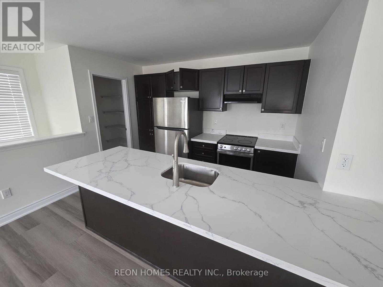 (Coach) - 237 B Cornell Park Avenue, Markham (Cornell), Ontario  L6B 0W8 - Photo 4 - N12923742