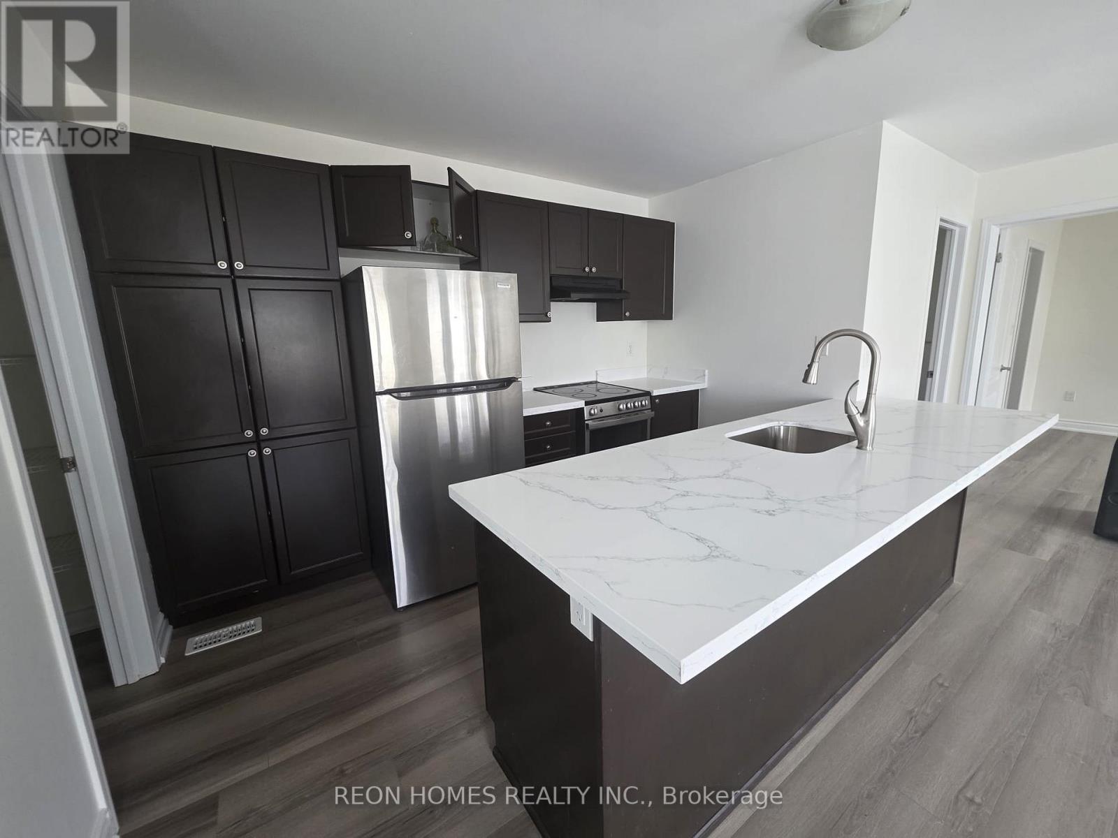 (Coach) - 237 B Cornell Park Avenue, Markham (Cornell), Ontario  L6B 0W8 - Photo 5 - N12923742