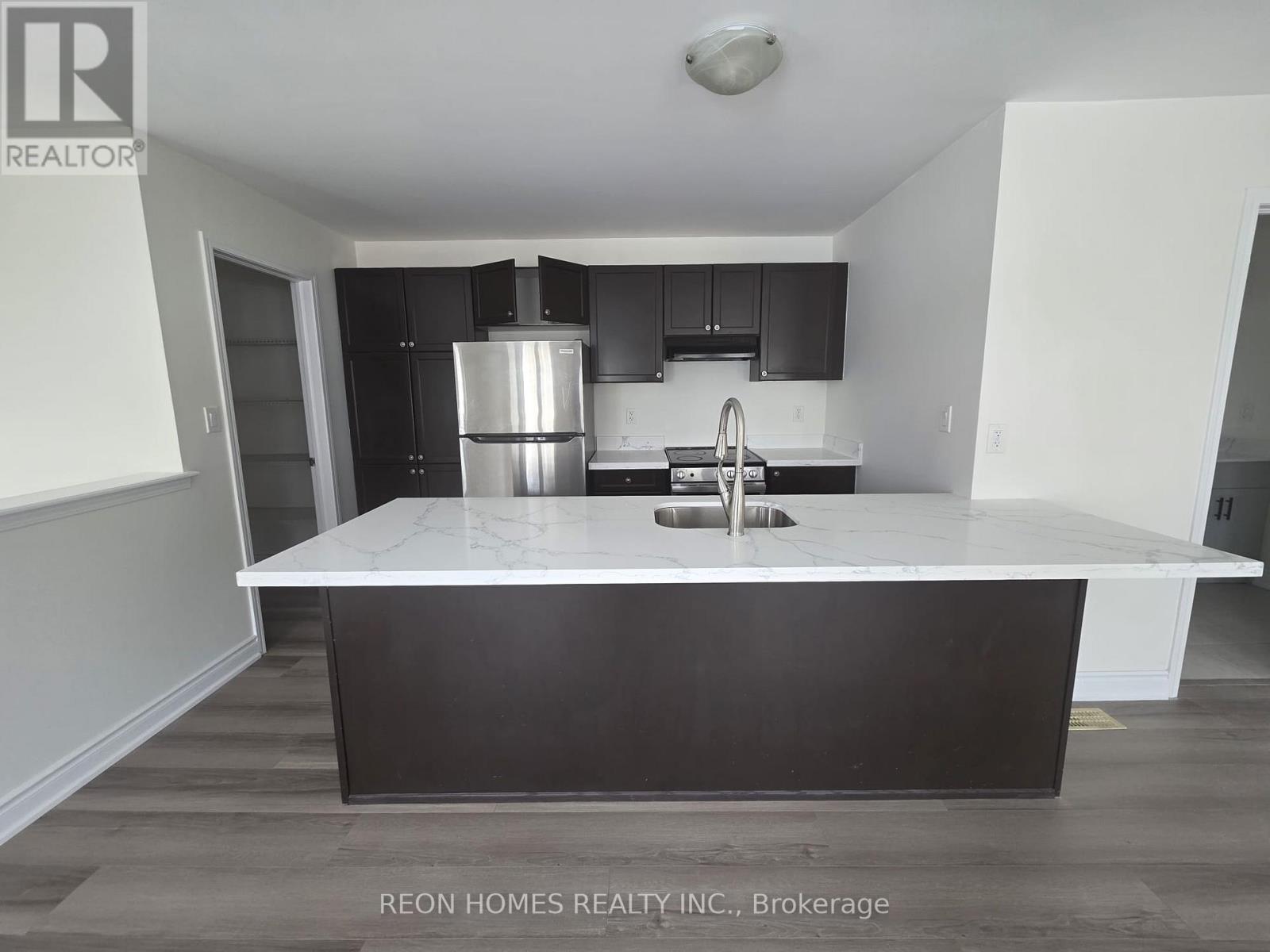 (Coach) - 237 B Cornell Park Avenue, Markham (Cornell), Ontario  L6B 0W8 - Photo 6 - N12923742